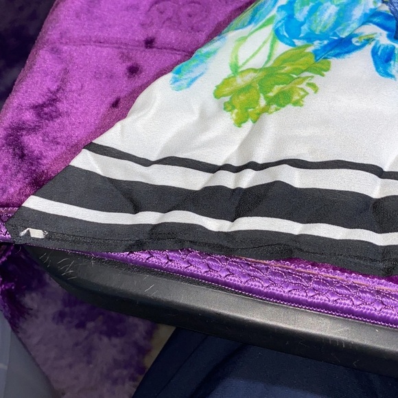 CeCe Women's Blue Tile Bloom Shark Bite Hem Chiffon Blouse - Picture 4 of 5